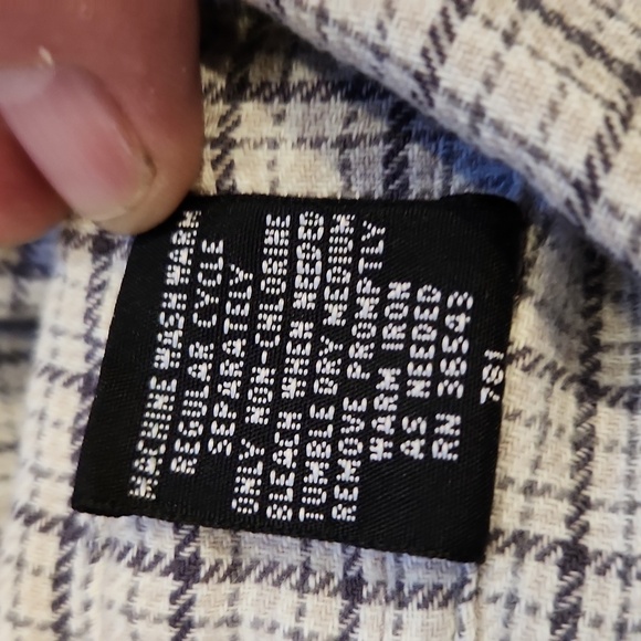 NORTHCREST Gray & White Plaid Button-Up Shirt - Picture 6 of 7